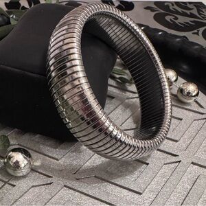 🎉🎉🎉Fashion Vintage  Silver Stretch Bangle Bracelet- chunky